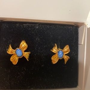 Vintage Avon delicate Bow earrings